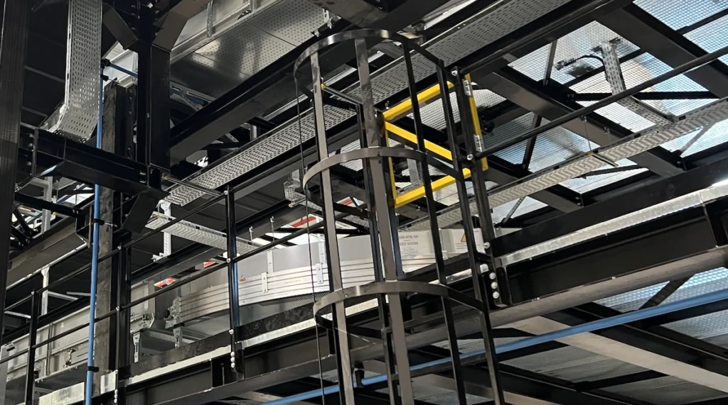 Steel Cages Ladders