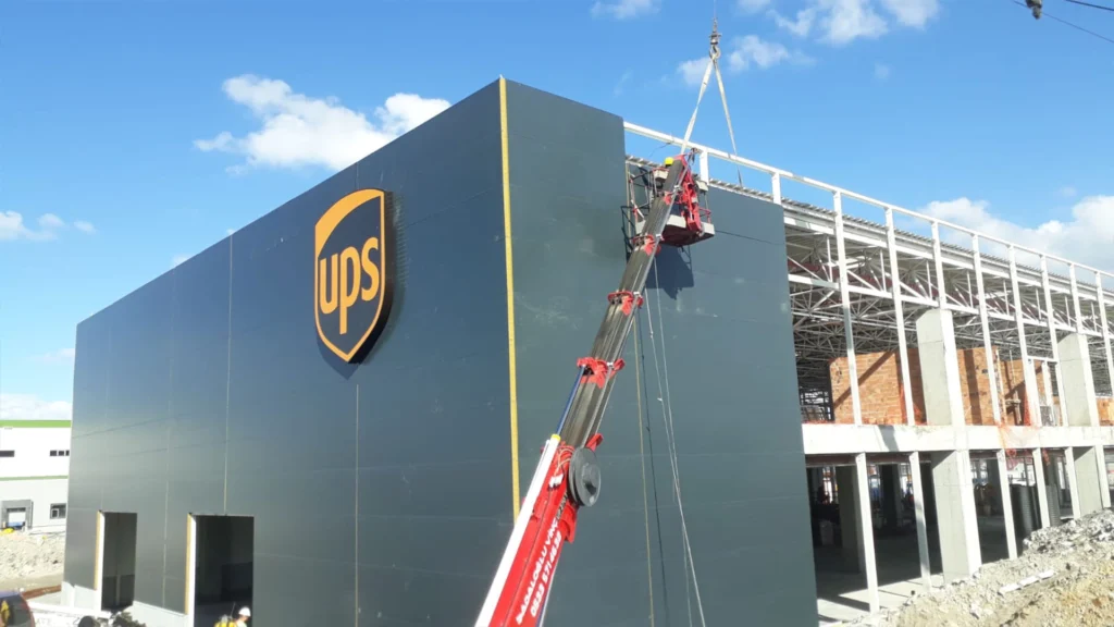 UPS Gateway Center